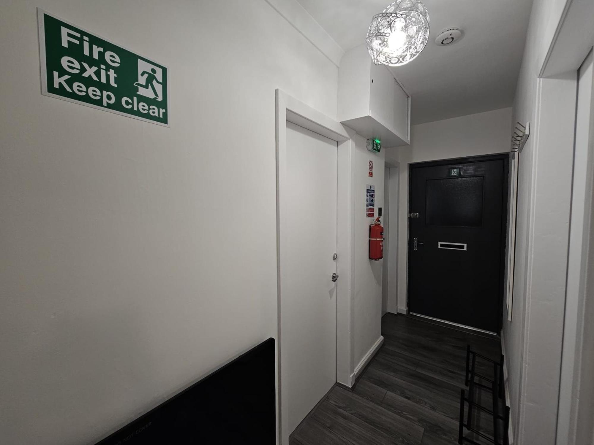 Regina Apartment In فورت ويليام المظهر الخارجي الصورة