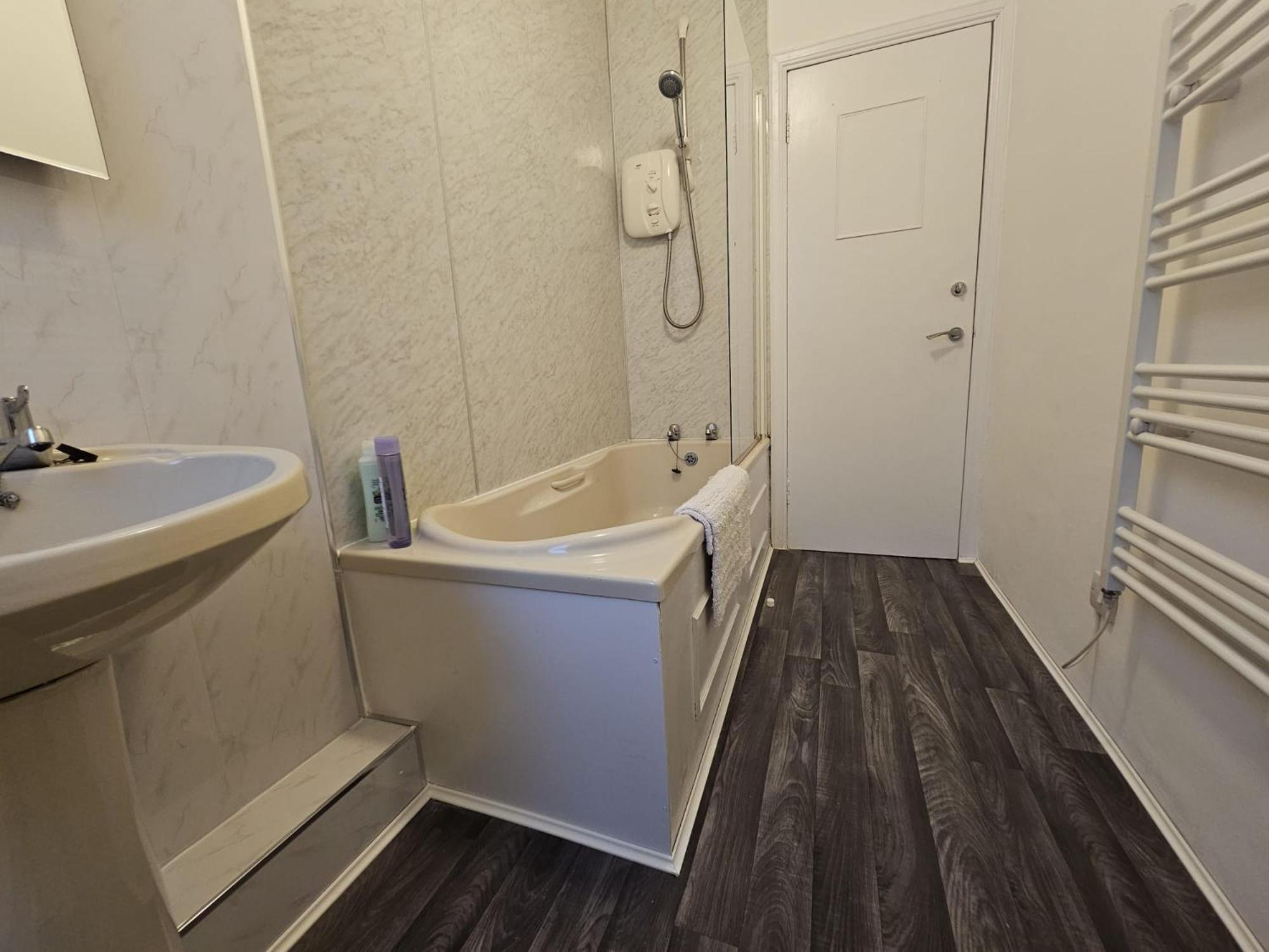 Regina Apartment In فورت ويليام المظهر الخارجي الصورة